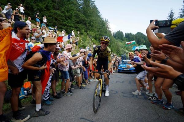 Vingegaard’s team considering legal action against fan who caused Tour crash