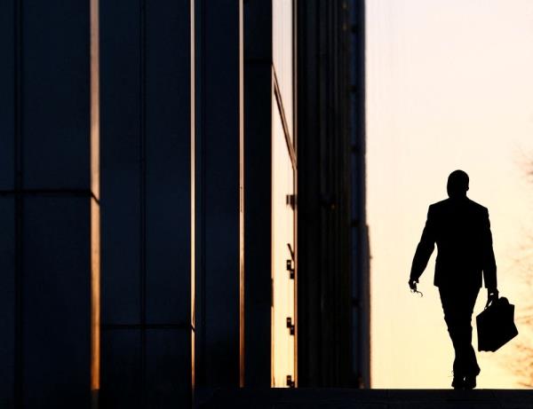 Report: Companies in Vietnam struggle to recruit staff at professional level