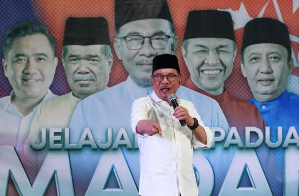 PM Anwar issues ultimatum to ‘political leader’ to return allegedly stolen property, money or face investigation