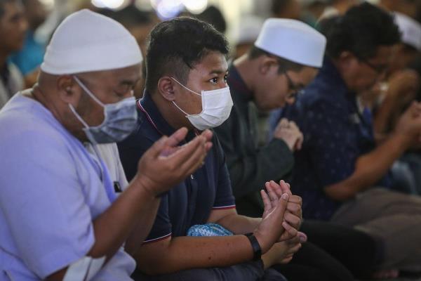 Maips: Wearing of face masks no longer mandatory in Perlis mosques. surau