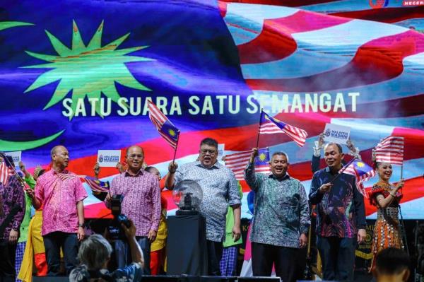 Over 2,000 visitors enliven launch of National Month celebration in Melaka