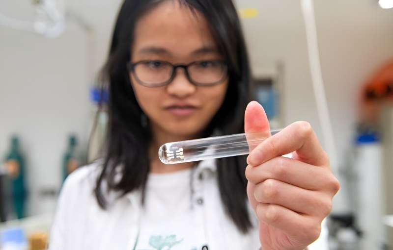 科学家展示了一种新改进的红外光制造方法——利用量子点